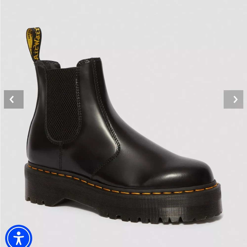 Dr. Martens 2976 leather platform Chelsea  Boots size 10